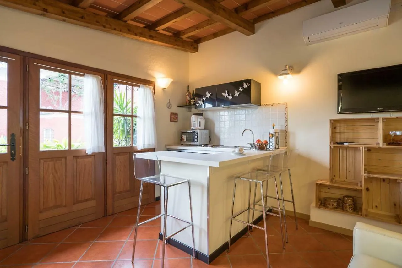 Bed & Breakfast B&B Rosso Baccara Italy