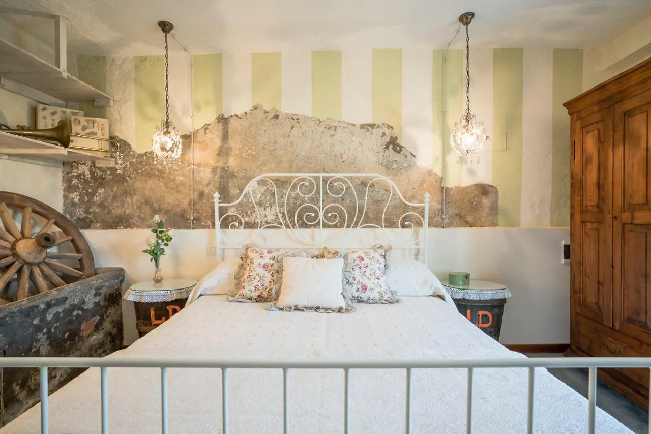 Montevettolini B&B Rosso Baccara 0*,  איטליה