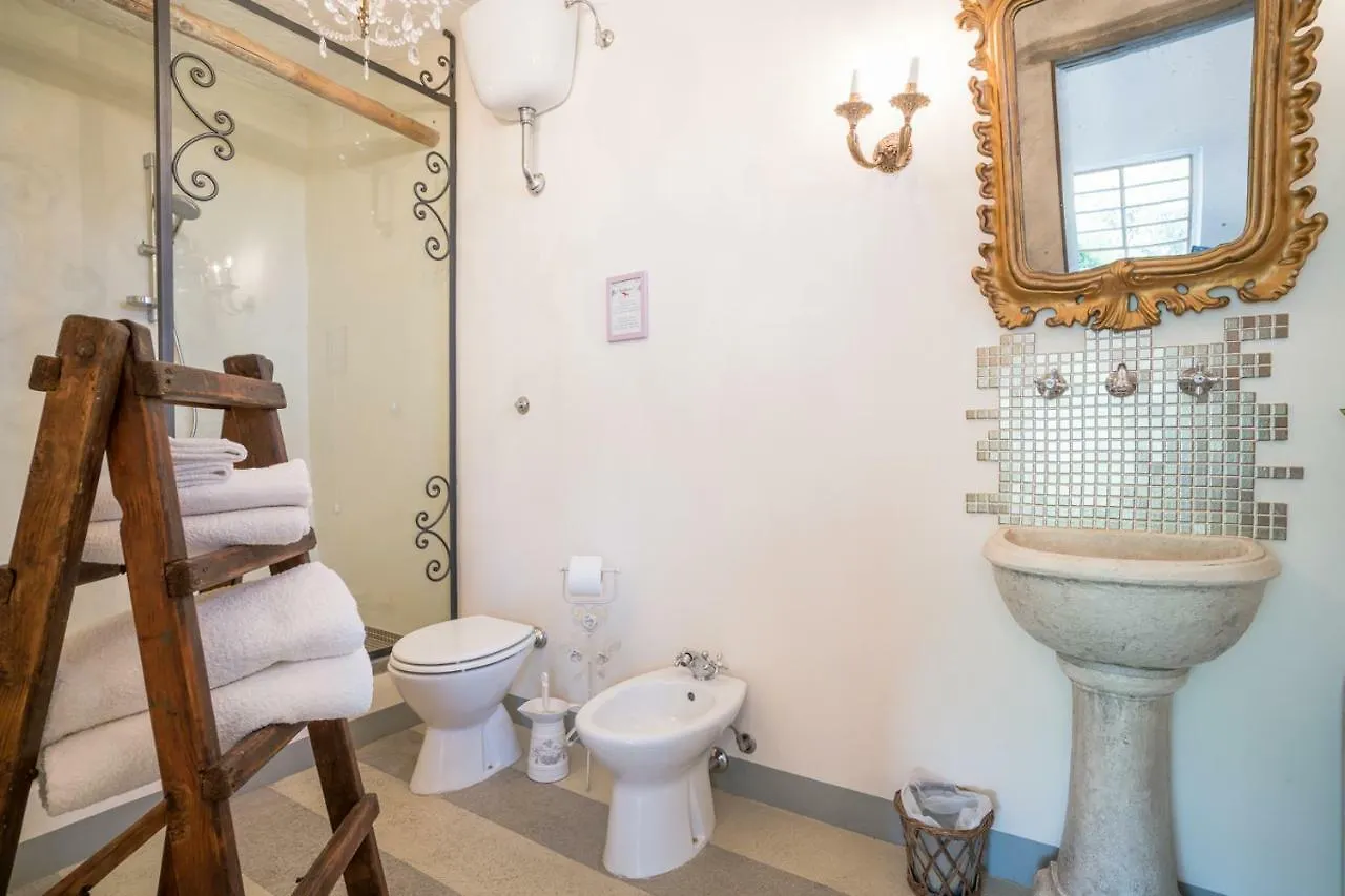 לינה וארוחת בוקר Montevettolini B&B Rosso Baccara איטליה